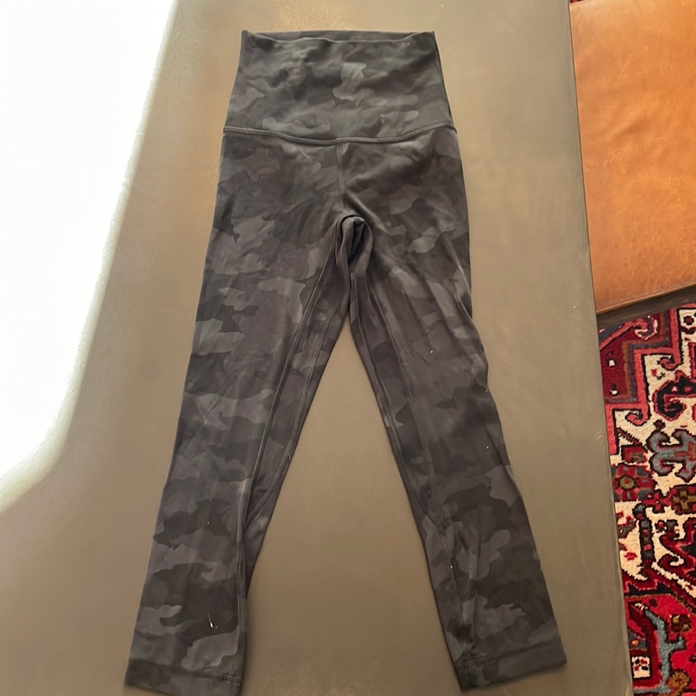 Lululemon athletica Align leggings, cropped, size 0 in camo print